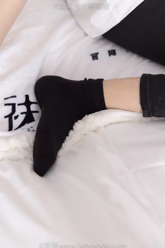 [BoBoSocks袜啵啵]NO.055 稚予-斯凯奇运动鞋、白棉袜、黑棉袜 - BoBoSocks袜啵啵